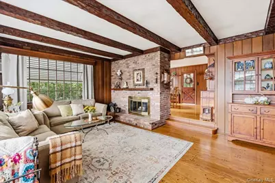 3075 Wilson Avenue, Wantagh, NY 11793 - Photo 10
