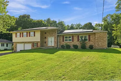39 Clintonwood Drive, New Windsor, NY 12553 - Photo 2