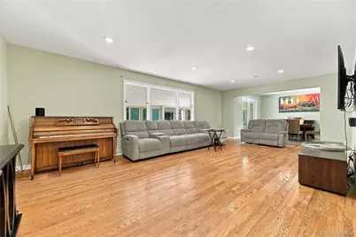 39 Clintonwood Drive, New Windsor, NY 12553 - Photo 6