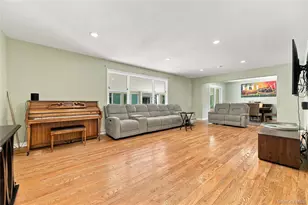 39 Clintonwood Dr, New Windsor, NY 12553 - Photo 6