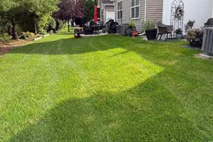 38 Augusta Dr, Medford, NY 11763 - Photo 2