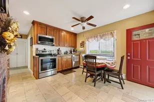 35 Hedge Ln, Westbury, NY 11590 - Photo 4