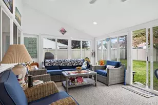 35 Hedge Ln, Westbury, NY 11590 - Photo 12