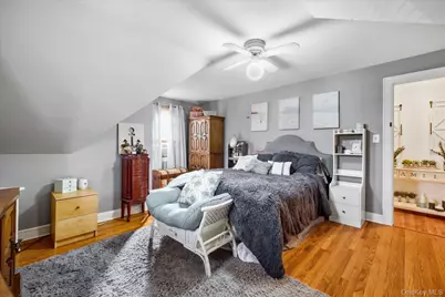 11 W 2nd Street, Freeport, NY 11520 - Photo 20