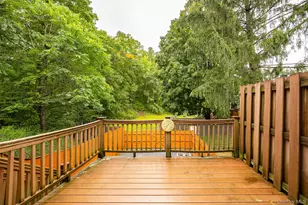 8 Boxwood Ct, Poughkeepsie, NY 12601 - Photo 10
