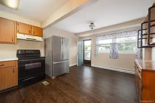 8 Boxwood Ct, Poughkeepsie, NY 12601 - Photo 6