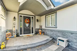 5 Corwin Ct, Dix Hills, NY 11746 - Photo 4