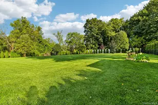 5 Corwin Ct, Dix Hills, NY 11746 - Photo 28
