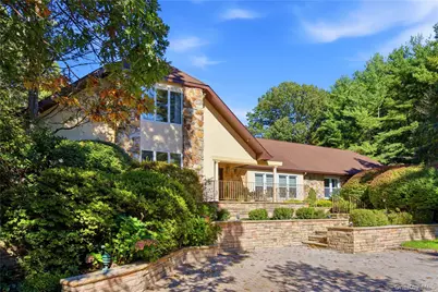 14 Sherwood Gate, Oyster Bay, NY 11771 - Photo 1