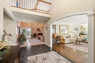 14 Sherwood Gate, Oyster Bay, NY 11771 - Photo 8