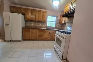882 Stockton Rd, Valley Cottage, NY 10989 - Photo 2