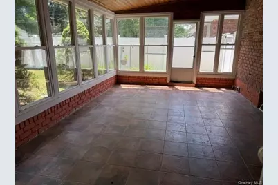 219 Willets Lane, Jericho, NY 11753 - Photo 22