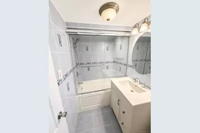159 Sportsmans Avenue, Freeport, NY 11520 - Photo 10