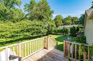 10 Laurel Rd, Kings Park, NY 11754 - Photo 20