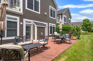 52102 Beech Tree Ln, Plainview, NY 11803 - Photo 2