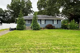 44 Floradora Dr, Mastic, NY 11950 - Photo 2