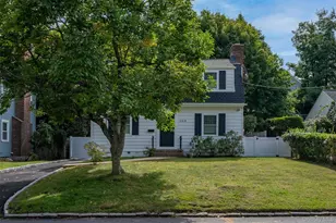 208 Lincoln Ave, Eastchester, NY 10709 - Photo 2