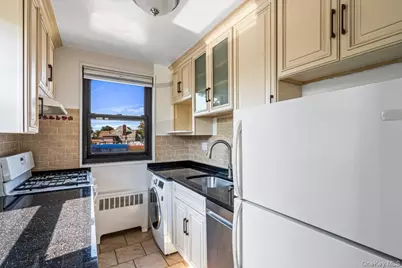 17-03 Utopia Parkway #2-48, Whitestone, NY 11357 - Photo 6