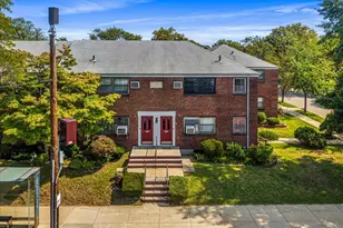 17-03 Utopia Pkwy, Whitestone, NY 11357 - Photo 18