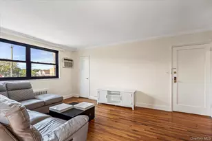 17-03 Utopia Pkwy, Whitestone, NY 11357 - Photo 4