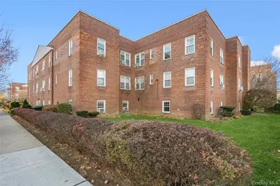 200 N Village Avenue #100, Rockville Centre, NY 11570 - Photo 2