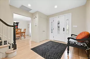 8 Philson Ct, Commack, NY 11725 - Photo 4