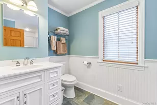 14 Huntington Rd, Garden City, NY 11530 - Photo 18