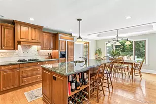 14 Huntington Rd, Garden City, NY 11530 - Photo 10