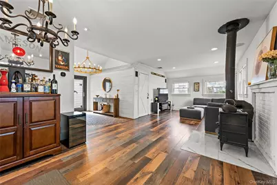 43 Foster Boulevard, North Babylon, NY 11702 - Photo 4