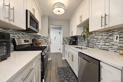 1841 Central Park Avenue #6N, Yonkers, NY 10710 - Photo 8