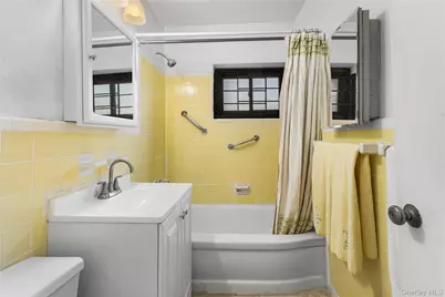 87-40 Francis Lewis Boulevard #B42, Queens Village, NY 11427 - Photo 16