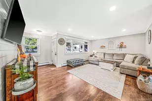 105 Raynor Rd, Ridge, NY 11961 - Photo 10