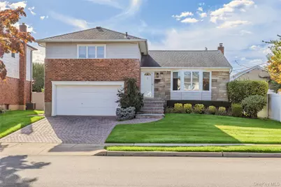 39 Stauber Drive, Plainview, NY 11803 - Photo 1