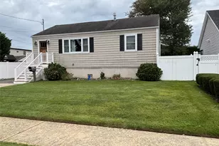 120 Lincoln Pl, Massapequa, NY 11758 - Photo 2