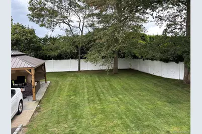 120 Lincoln Place, Massapequa, NY 11758 - Photo 18