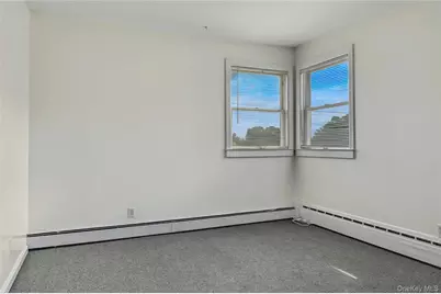 930 Tooker Avenue, West Babylon, NY 11704 - Photo 10