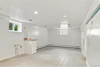 930 Tooker Avenue, West Babylon, NY 11704 - Photo 18