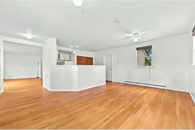 930 Tooker Avenue, West Babylon, NY 11704 - Photo 8
