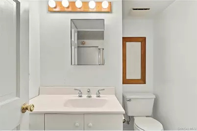 930 Tooker Avenue, West Babylon, NY 11704 - Photo 20