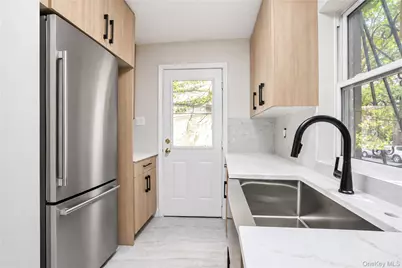 613 Oak Terrace, Bronx, NY 10454 - Photo 6