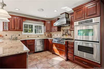 12 Brooktree Court, Bohemia, NY 11716 - Photo 10