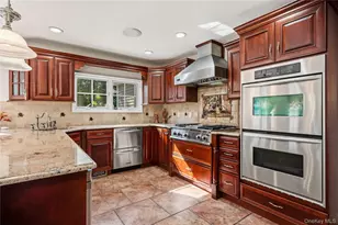 12 Brooktree Ct, Bohemia, NY 11716 - Photo 10