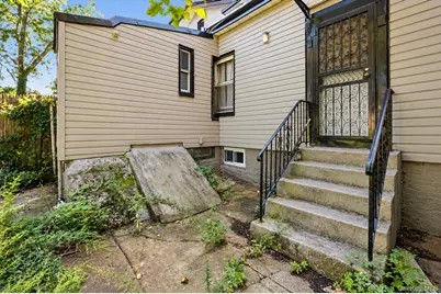 681 E 240th Street, Bronx, NY 10470 - Photo 16