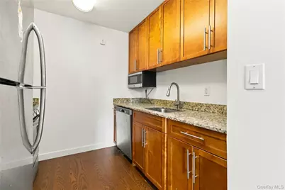 40-26 College Point Boulevard #8N, Flushing, NY 11354 - Photo 8