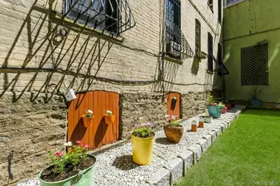 35 Crown Street #3C, Brooklyn, NY 11225 - Photo 8