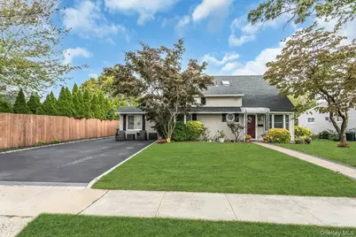 7 Eve Lane, Levittown, NY 11756 - Photo 2