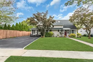 7 Eve Ln, Levittown, NY 11756 - Photo 2