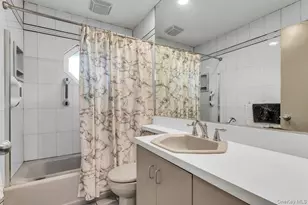 7 Eve Ln, Levittown, NY 11756 - Photo 24