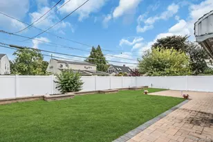 7 Eve Ln, Levittown, NY 11756 - Photo 36