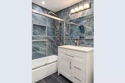 459 Roquette Avenue, Floral Park, NY 11001 - Photo 14